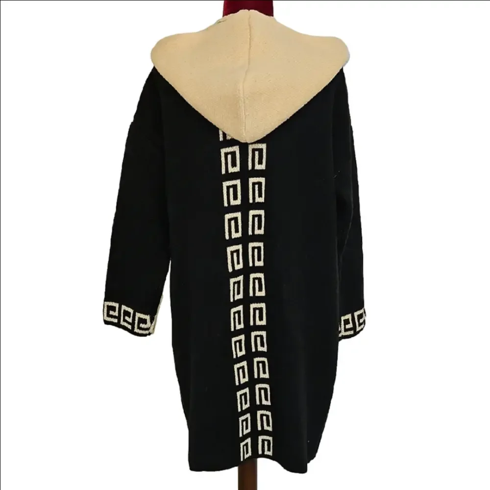 Black and Tan Hooded Sweater Size Extra Large